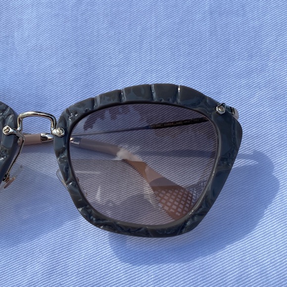 Miu Miu 10NS Sunglasses - Picture 2 of 6